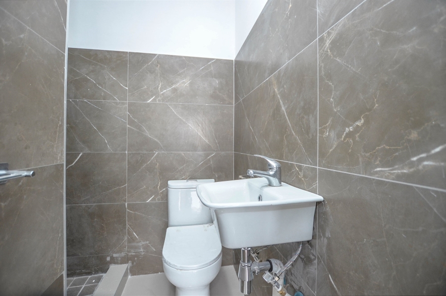 22 Bedroom Property for Sale in Oakdale Western Cape